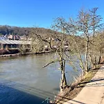 Дом отдыха Riverside Surrounded By Nature For Two *