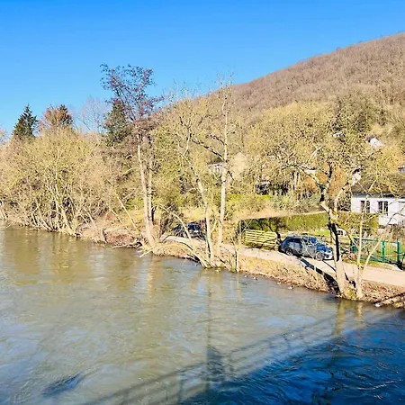 Riverside Surrounded By Nature For Two 別荘
