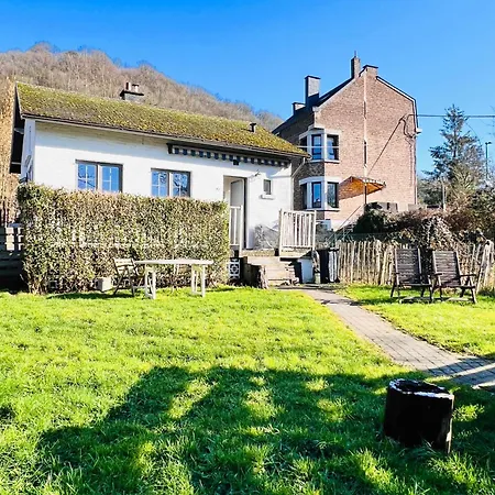 Riverside Surrounded By Nature For Two